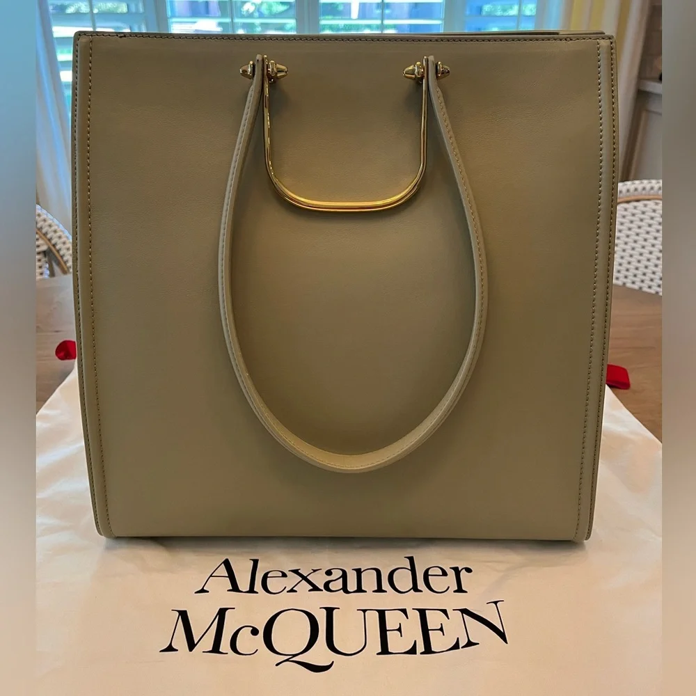 Authentic Alexander McQueen The Tall Story Tote Bag - Picture 2 of 16